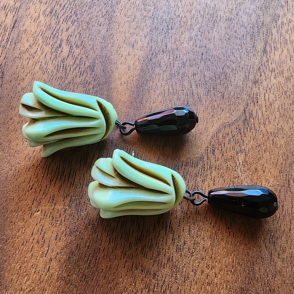 Tulip earrings with gem drops - Picture 3 of 5